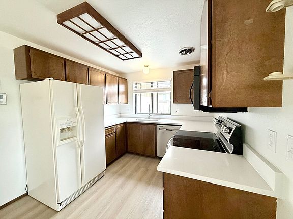 4th image of 218 108th St SE