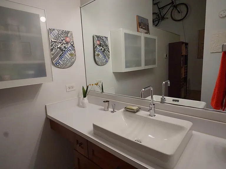 1733 W Irving Park Rd — Photo 9
