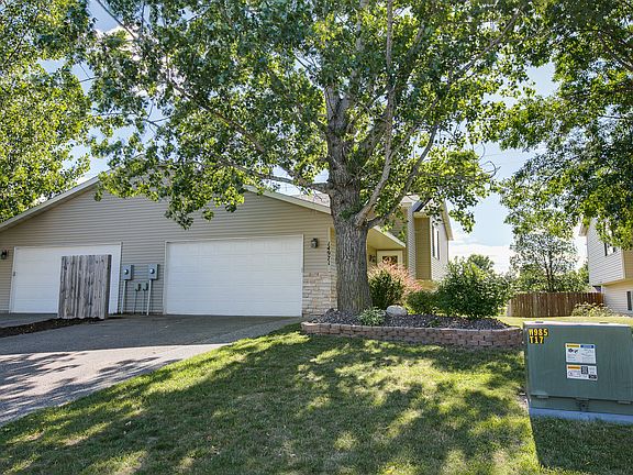 3rd image of 14971 Glenbrook Ave N