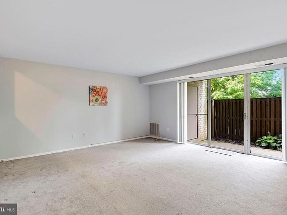 4th image of 14628 Bauer Dr #14628