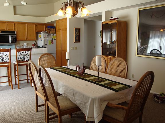 3rd image of 25386 Blackthorne Dr