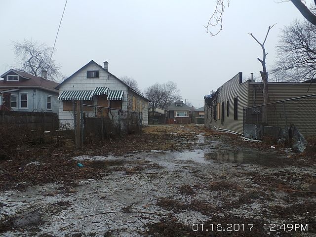 2nd image of 5542 S Hoyne Ave