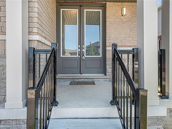 3rd image of 13 Steadman St S