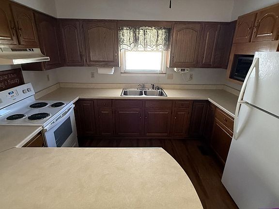 4th image of 114 Embassy Dr