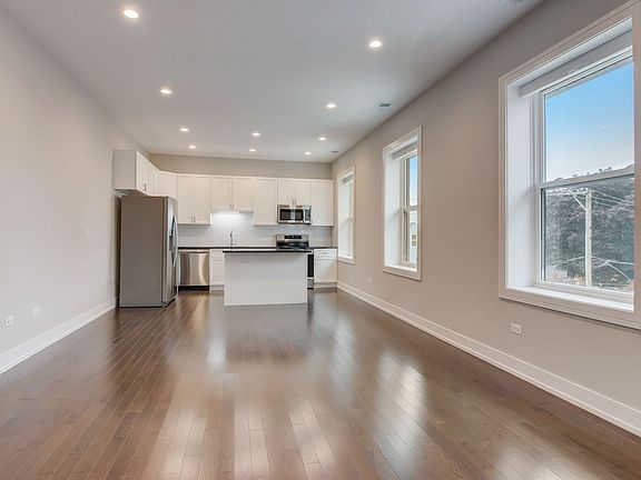 5th image of 4927 N Claremont Ave #303