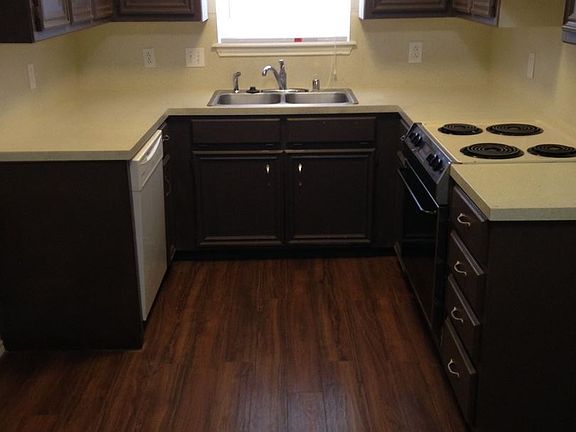 5th image of 6821 Iola Ave