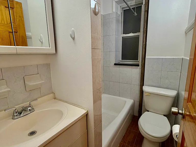 33-78 11th St #3C — Photo 14