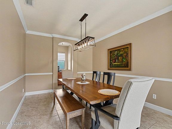 5th image of 419 Montecito Dr