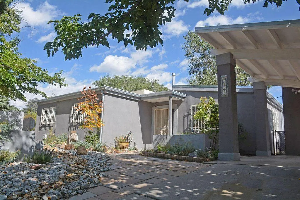 7905 Florence Pl NE — Photo 1