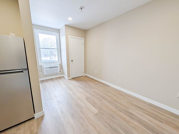 3rd image of 5824 Main St #B