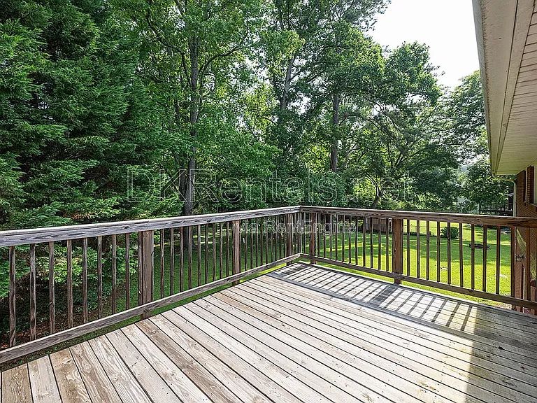 245 Brook Dr — Photo 18