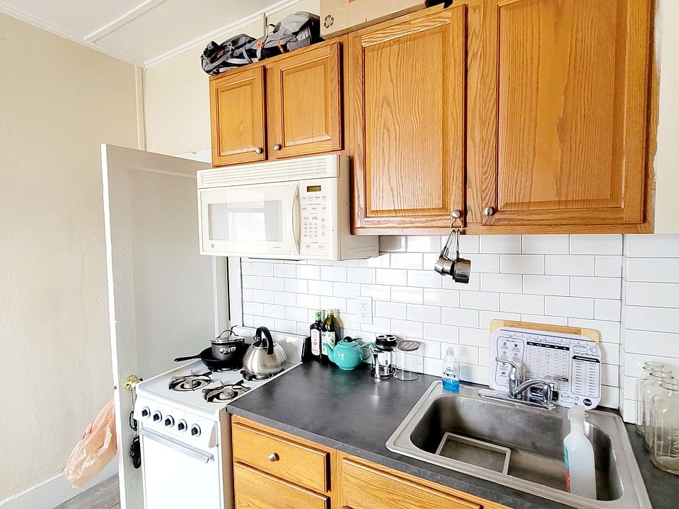 1st image of 327 3rd Ave #4