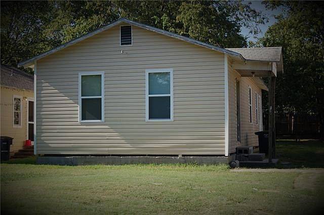 1st image of 517 W Spurgeon St
