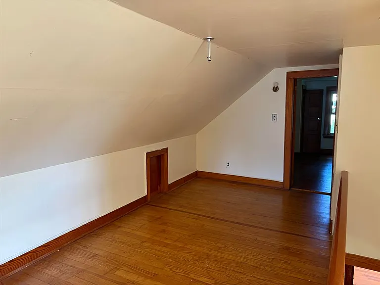 1420 Woodbury Ave — Photo 21
