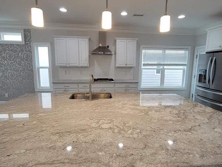 1252 Gloriosa St — Photo 11