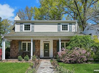 581 Northumberland Rd, Teaneck, NJ 07666