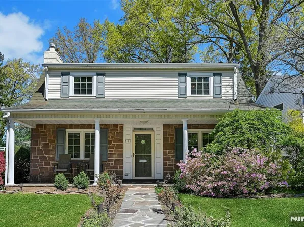581 Northumberland Rd, Teaneck, NJ 07666