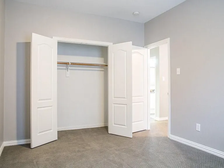 16304 Dry Creek Blvd — Photo 20