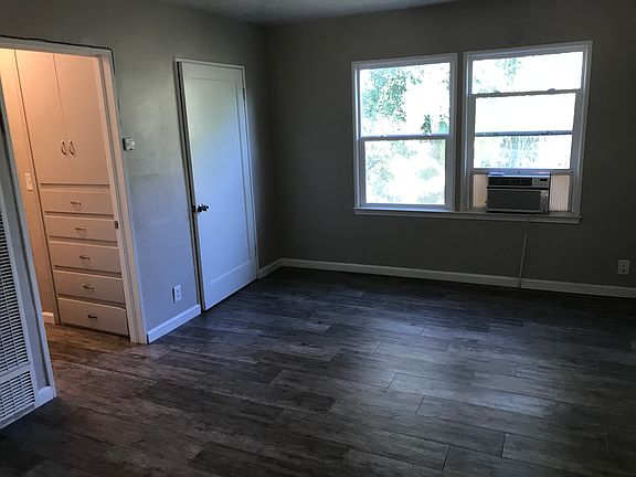 3rd image of 907 N Van Ness Ave Unit 205