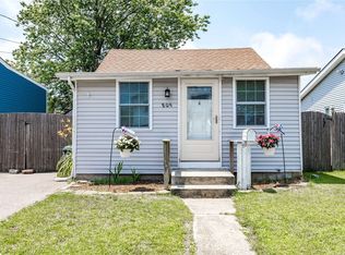 809 Surf St, Lindenhurst, NY 11757