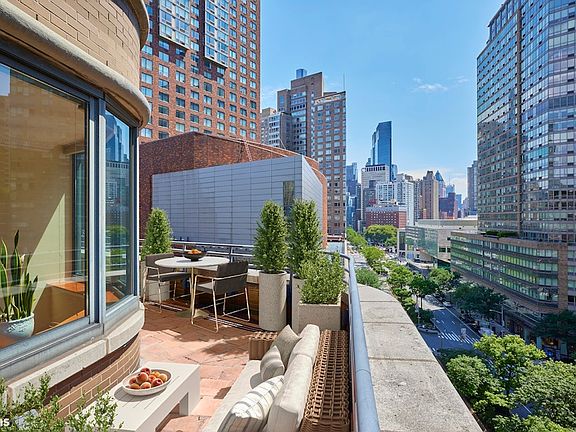 4th image of 2000 Broadway APT 10F