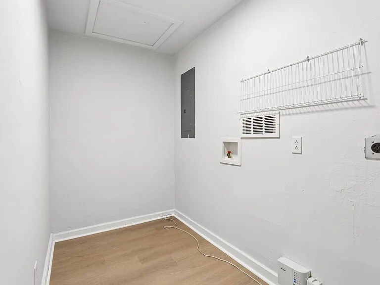 11 Woodhaven Rd — Photo 10