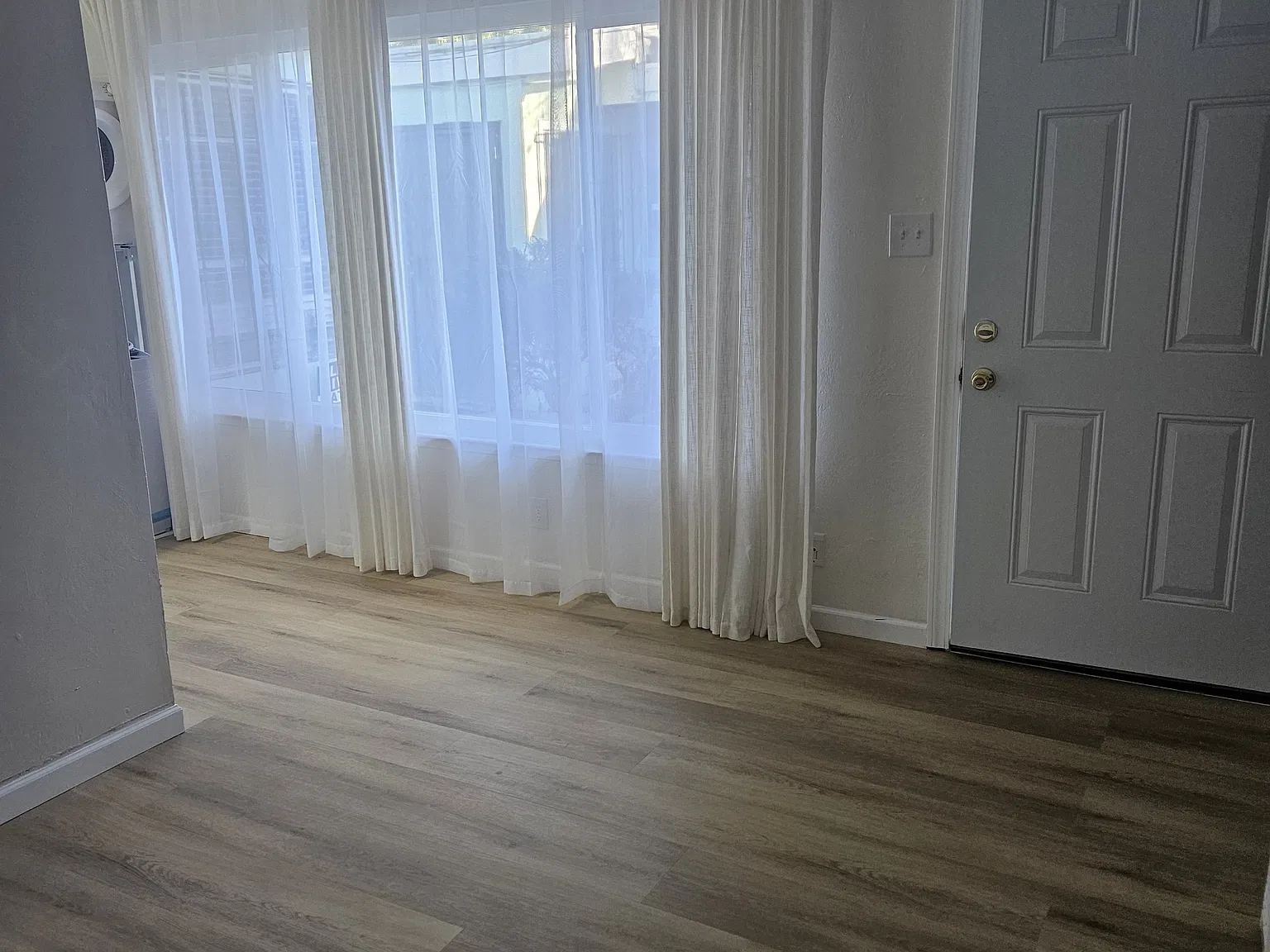 1 bed, 450 sqft, $1,950 — Photo 1