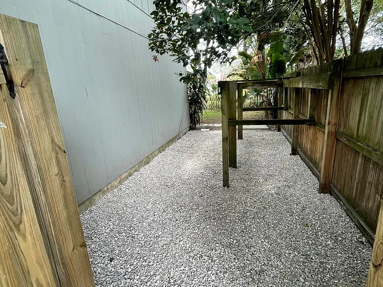 12089 Cobblewood Ln N — Photo 24