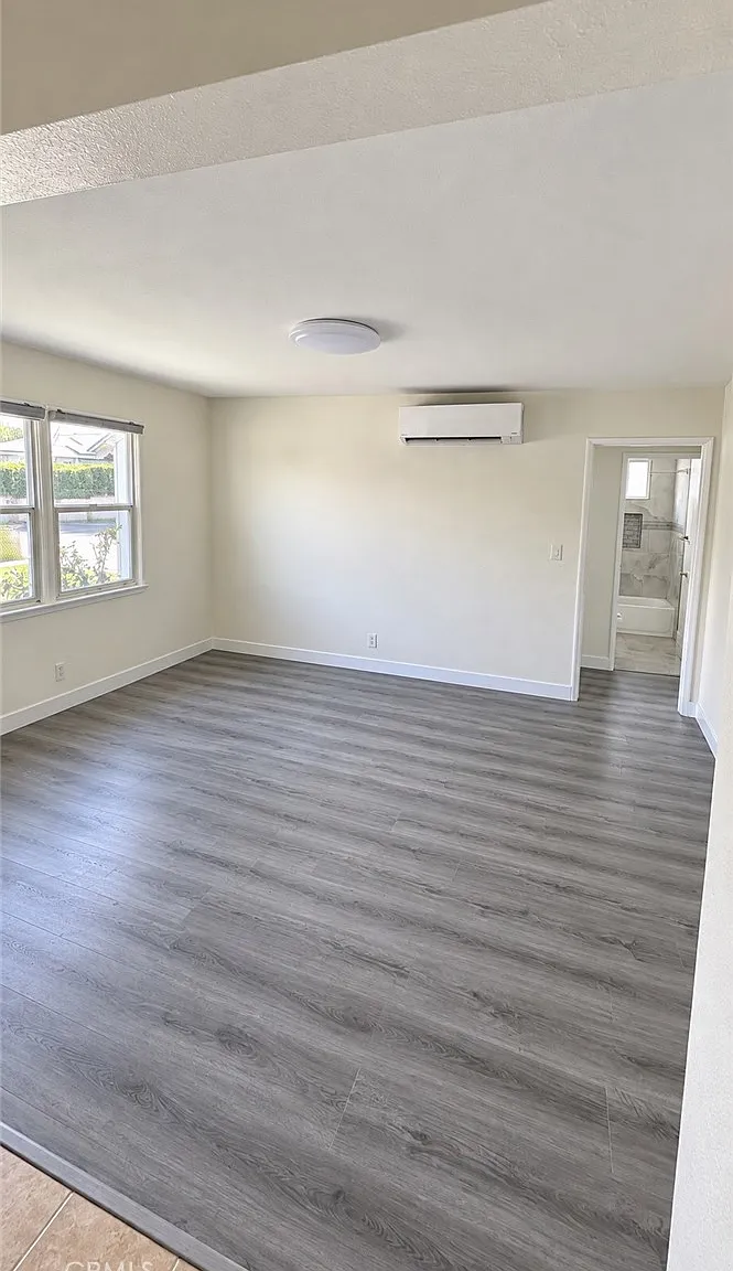 3 bed, 962 sqft, $3,200 — Photo 3