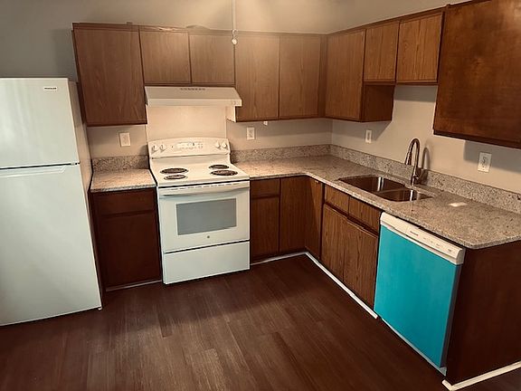 3rd image of 2395 Rosedale Rd