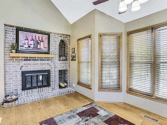 5th image of 2706 N Rushwood St