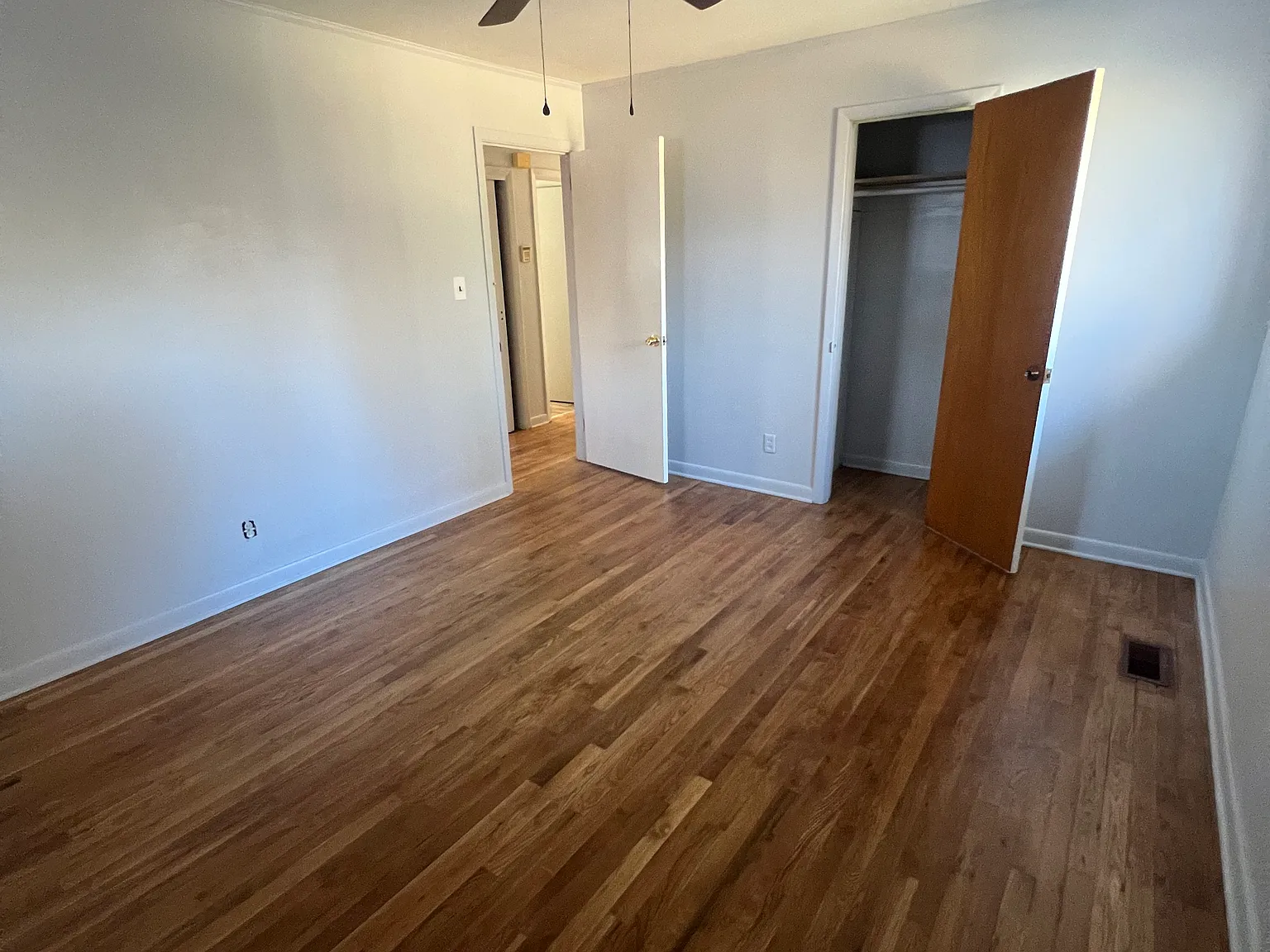 3 bed, 1.5 bath, 1185 sqft, $1,500 — Photo 3