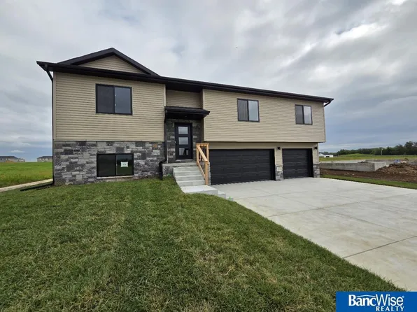 210 W Winona Ave, Lincoln, NE 68523