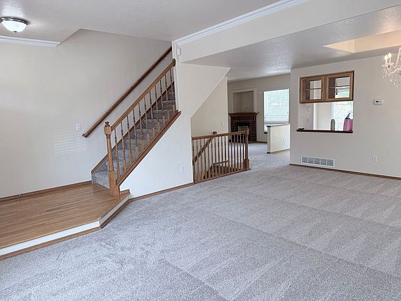 3rd image of 7492 Amberly Dr