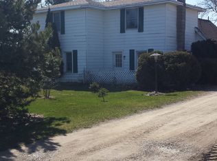 776 E Peck Rd, Peck, MI 48466