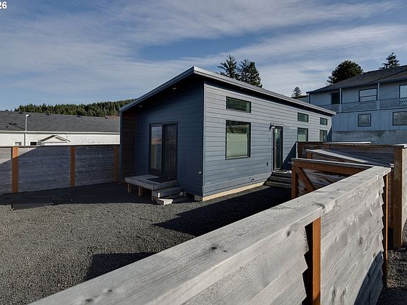 4th image of 95 Nehalem Blvd