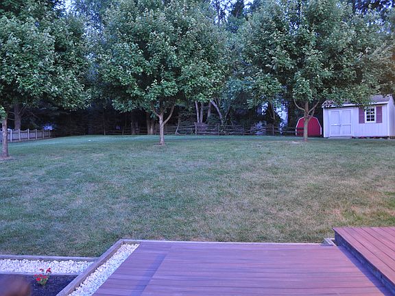 3rd image of 108 Applewood Ct