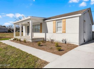 209 E Central St, Trenton, TN 38382