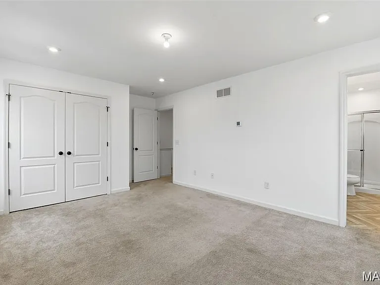 307 Newbridge Way — Photo 8