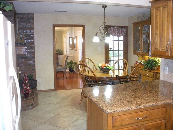 4th image of 2714 Baldwin Dr