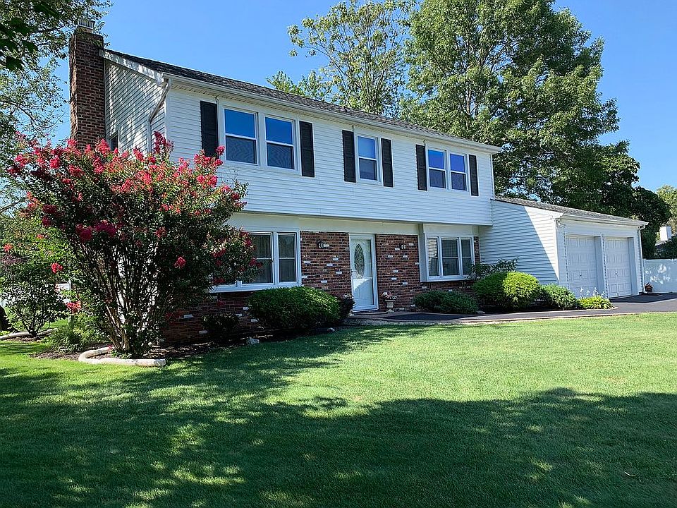 1st image of 3 Hilton Ct