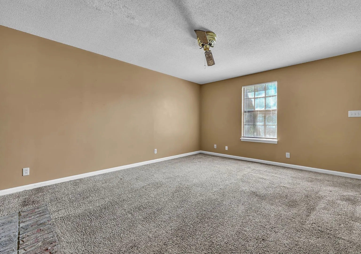 1661 Baltimore D - No App Fees — Photo 4