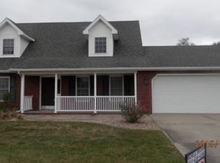 114 W Savannah Dr, Huntingburg, IN 47542