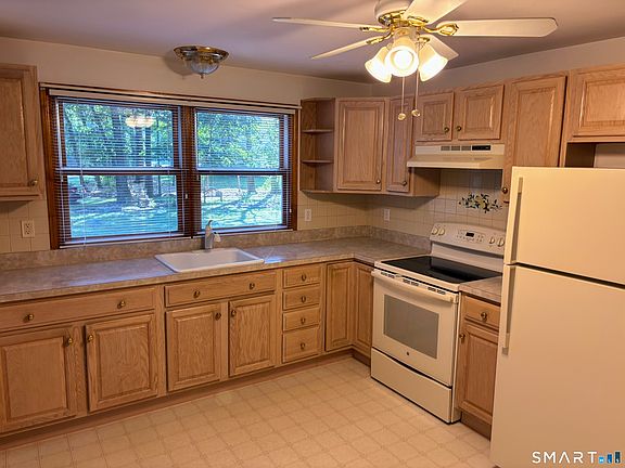4th image of 7 Stephens Ct