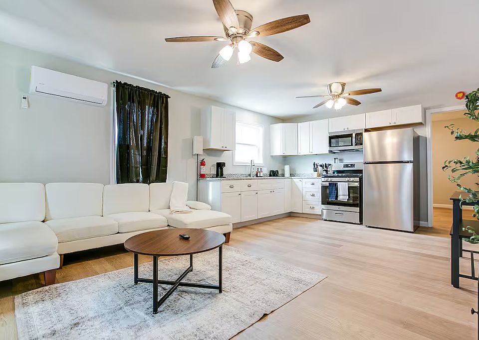 1st image of 402 E 19th St #5