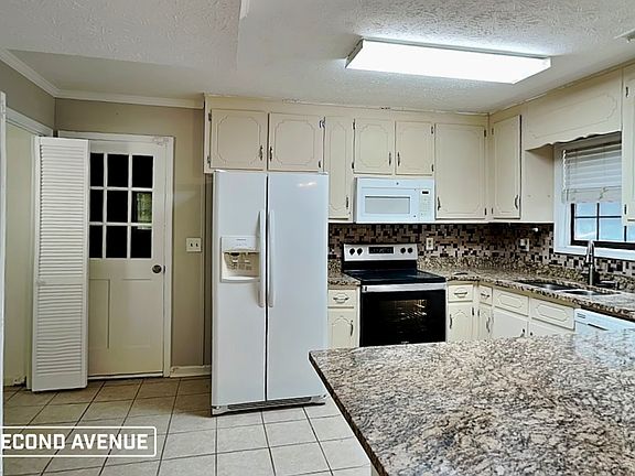 2nd image of 3065 Stone Oak Dr