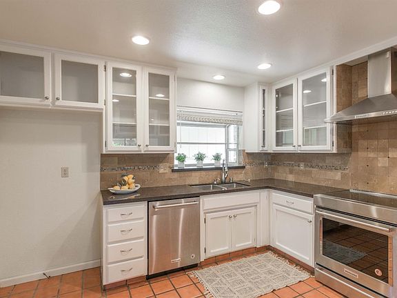 5th image of 306 Crow Canyon Dr