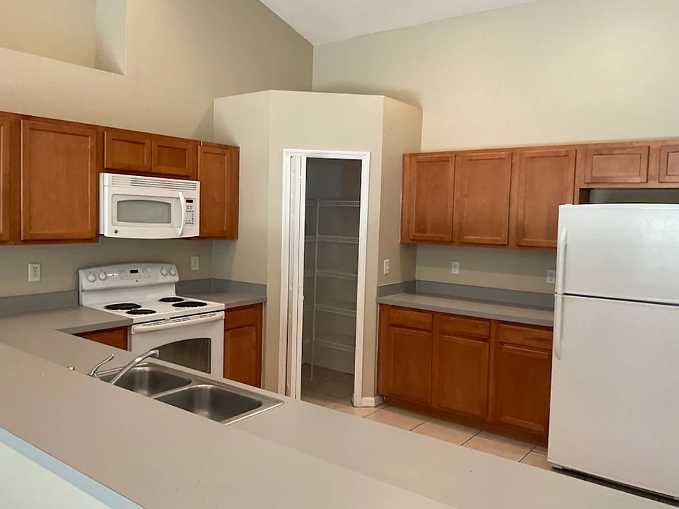 1st image of 388 Marquee Dr