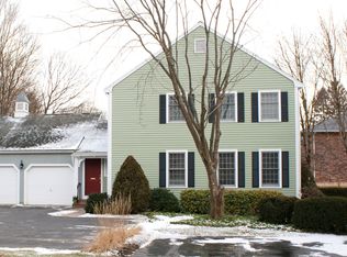 7 Prentiss Pl, Medfield, MA 02052