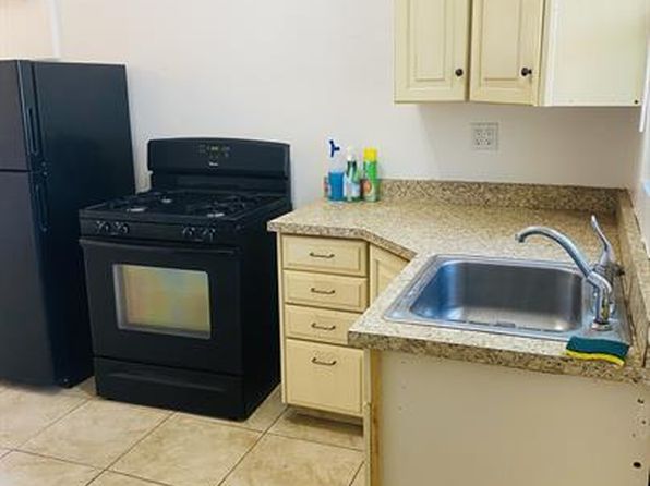 2425 N Santa Rita Ave #4